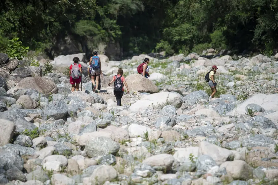 CON CUIDADO. Caminar por la parte indicada y lentamente es clave. 