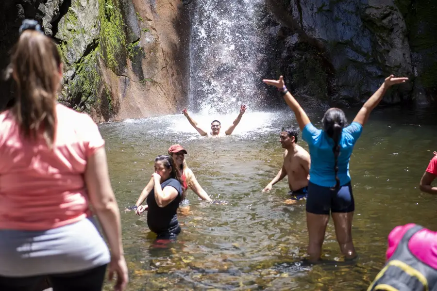 MOMENTO DE DISFRUTE. Un chapuzón es fundamental antes de volver. 