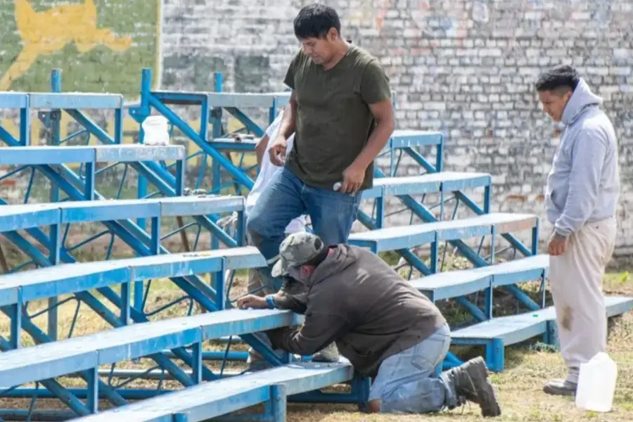 TODO LISTO. El local colocó nuevas gradas para mejorar la distribución de las parcialidades.