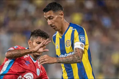 ¿Fue o no fue falta?: el polémico penal a Di María que desató la primera gran controversia del Apertura