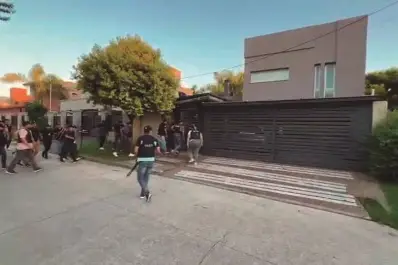 ¿Quién es Carlos, el narco señalado en el crimen de Érika?