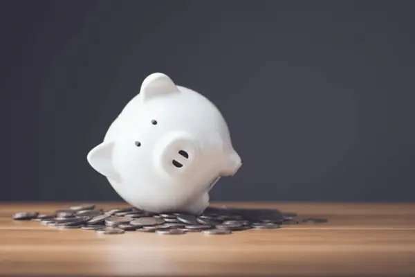 Con la alcancía casi vacía, renace el juego de la frazada corta