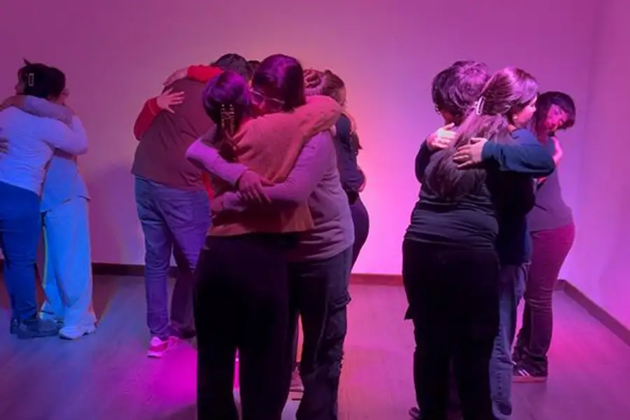 TEATRO CASTILLA. El espacio cultural de San Martín 1327 que abrirá talleres intensivos de actuación, narración y canto durante febrero.