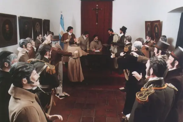 Recuerdos fotográficos: los maniquíes de la Independencia
