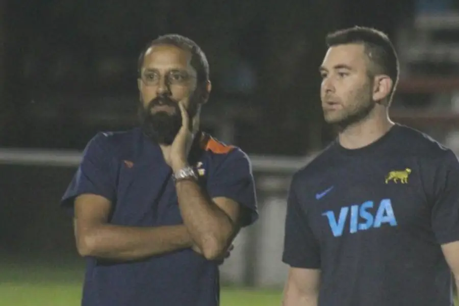 DE SELECCIÓN. Ricardo Gravano dirigiendo al seleccionado tucumano | FOTO: Prensa Unión de Rugby de Tucumán.