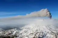 El volcán más peligroso de Argentina sigue activo: dónde queda y por qué todavía se puede visitar