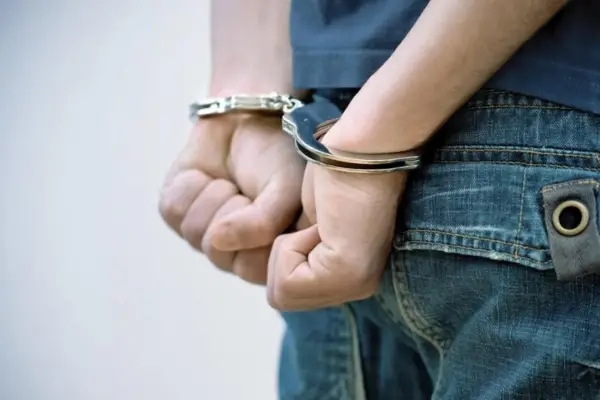 La Iglesia pidió un “abordaje integral” y cuestionó el estado de las cárceles para alojar menores