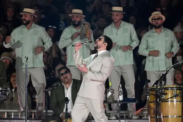 Bad Bunny busca hacer historia en los Premios Grammy 2026