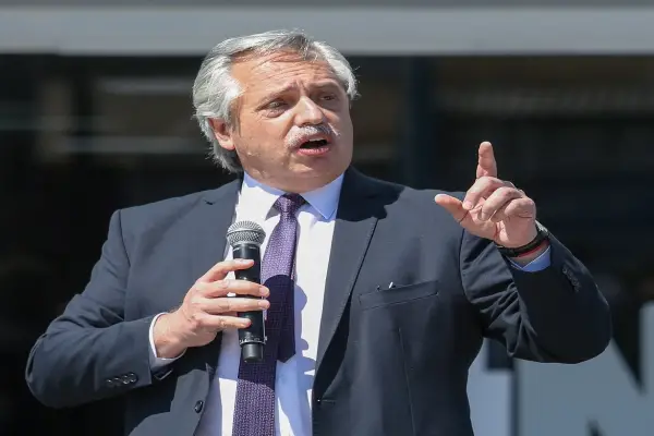 Alberto Fernández retomó el contacto regular con su hijo en medio del proceso judicial