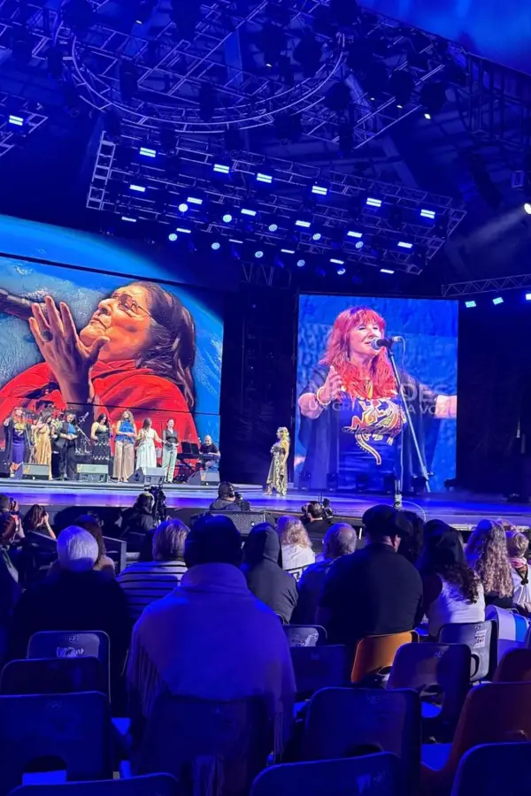 “UN GRITO EN LA VOZ”. Adriana Tula participó en el homenaje a Mercedes Sosa, convocada por Silvia Lallana.