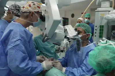 Primer trasplante de cara del mundo con donante por eutanasia: cómo fue la operación y por qué es histórica