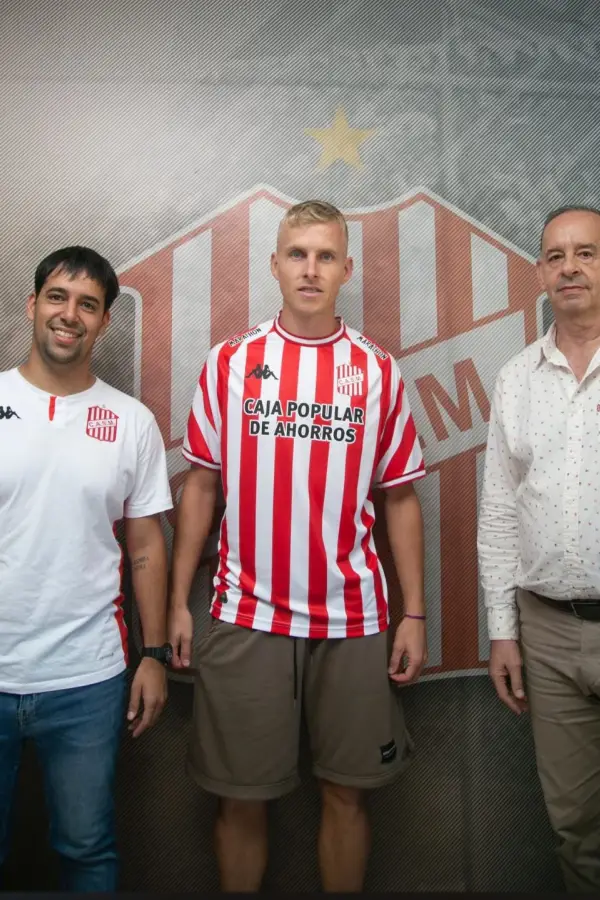 FIRMA. Diellos ya firmó su vínculo con el 