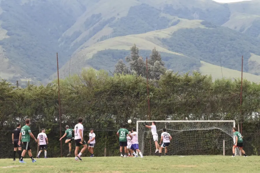 CAMPEÓN. Raco A está listo para defender su corona en fútbol masculino.