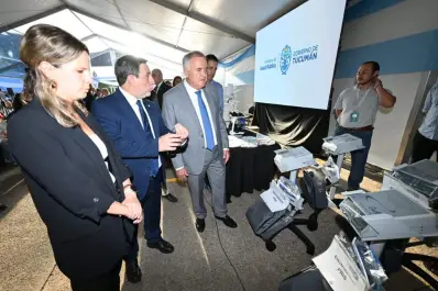 Salud pública: Jaldo entregó equipamiento por $1.420 millones y reclamó una deuda millonaria a la Nación