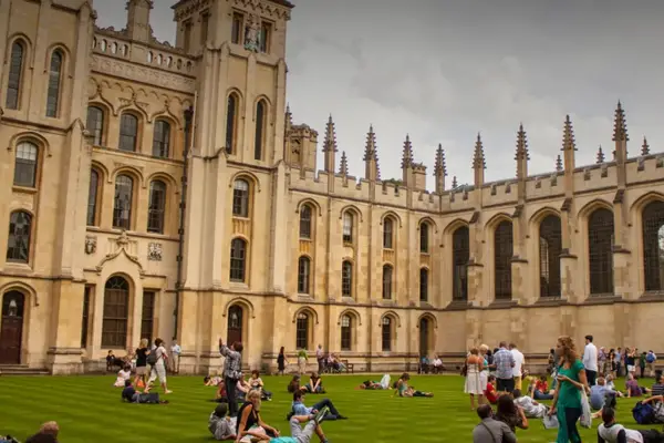 ¿Soñás aplicar en Oxford o en Harvard?: esto es lo que realmente miran cuando eligen estudiantes