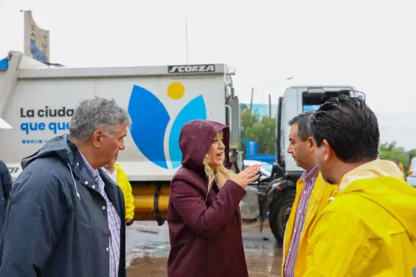 Rossana Chahla supervisó los trabajos tras la fuerte tormenta que anegó zonas de la capital