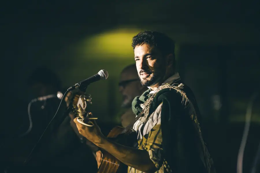 SU OTRA PASIÓN. Lejos de las canchas, Cossio brilla como una de las voces de la emblemática banda 