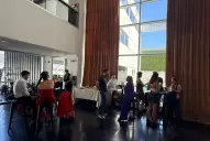 Nervios, bocadillos y lo más parecido a hacer capilla para un examen: cómo es hacerle una entrevista a “Tini”