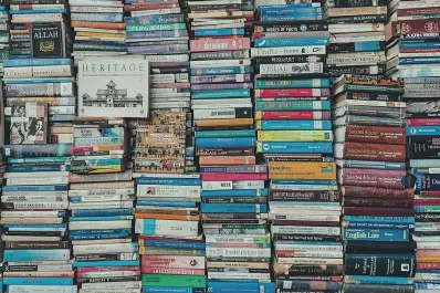 Revelaron que una reconocida empresa de Inteligencia Artificial destruyó millones de libros físicos para entrenar a su chatbot