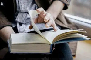 ¿Por qué hay que leer literatura?*