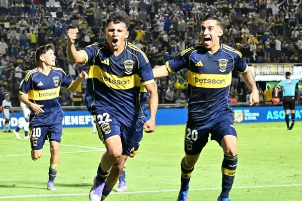 Leonel Flores podría debutar ante Vélez: el joven delantero que se ganó su lugar en Boca