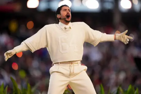 De “Tití me preguntó” a “El apagón”: los seis fuertes mensajes de Bad Bunny en el Super Bowl