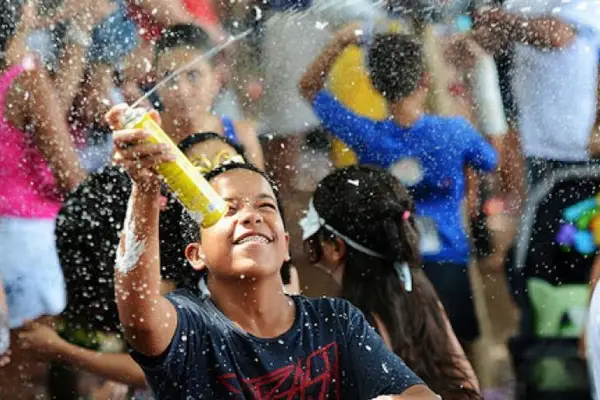 Carnaval 2026: ¿cuándo es el fin de semana largo y cómo se paga a quienes trabajan?
