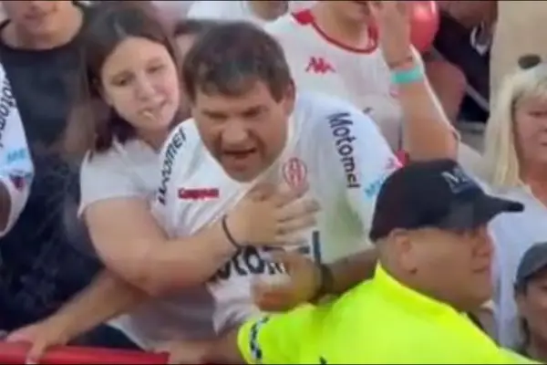 Un hincha de Huracán agredió a un jugador de San Lorenzo en pleno clásico y recibirá la máxima sanción
