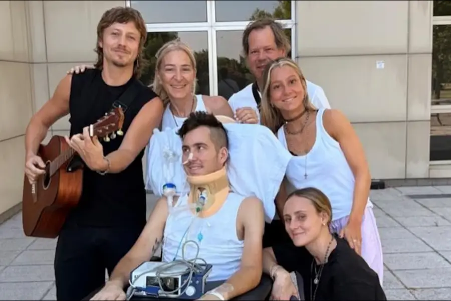 FUERZA. Acompañado por su familia, el mendocino avanza en el tratamiento en Buenos Aires.