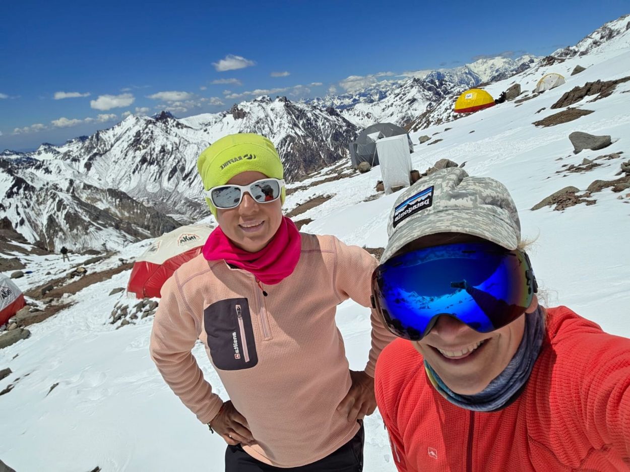 MUY ALTO. Los montañistas pueden llegar a estar casi 7000 metros.