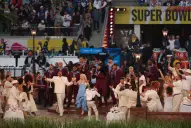 Bad Bunny puso a bailar a su ciudad natal en Puerto Rico