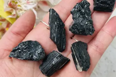 ¿Qué debés hacer cuando se te rompe la turmalina negra?