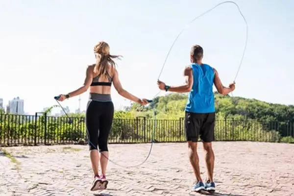 Estos son los beneficios de saltar la soga para el cuerpo y el cerebro