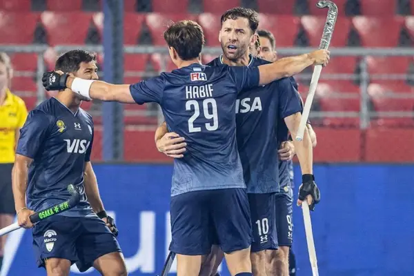 Arranque con contrastes en la Pro League: goleada de Las Leonas y tropiezo inicial de Los Leones