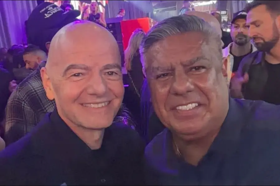 CUMBRE. Tapia coincidió con Gianni Infantino en la previa del evento que reunió a referentes internacionales.