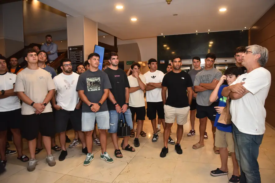 EL INICIO. Los jugadores de Tarucas se reunieron en el hotel Catalinas Park alrededor de las 18.30.