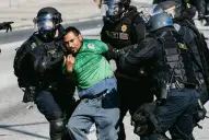 Tenso cruce en Washington por el trato a los migrantes