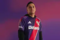 La camiseta violeta de River debutará hoy y genera polémica