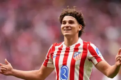 “Los mejores tienen que estar en el mejor club, que somos nosotros: Ronald Araujo sobre Julián Álvarez en la previa de las semis de Copa del Rey