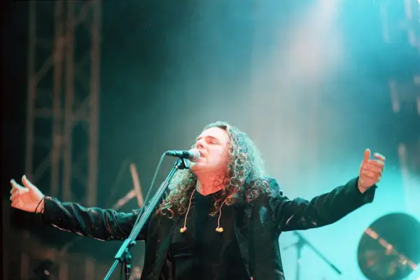 Recuerdos fotográficos: cuando los “colados” se hicieron la fiesta con Maná en Tucumán