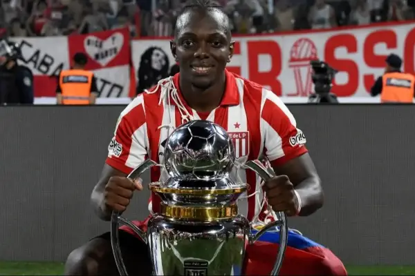 Athletico Paranaense vuelve a la carga por Cetré en medio de la pulseada con Boca