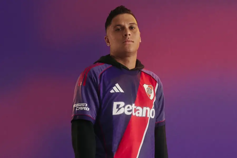 PESE AL ÍDOLO. Ni siquiera 