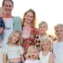 La viuda de James Van Der Beek y sus seis hijos, sin recursos tras su muerte: lanzan campaña para recaudar U$S 500 mil