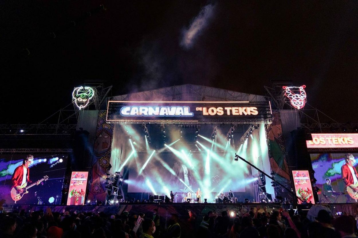 ESCENARIO. Las bandas que tocan en el carnaval hacen delirar al público.