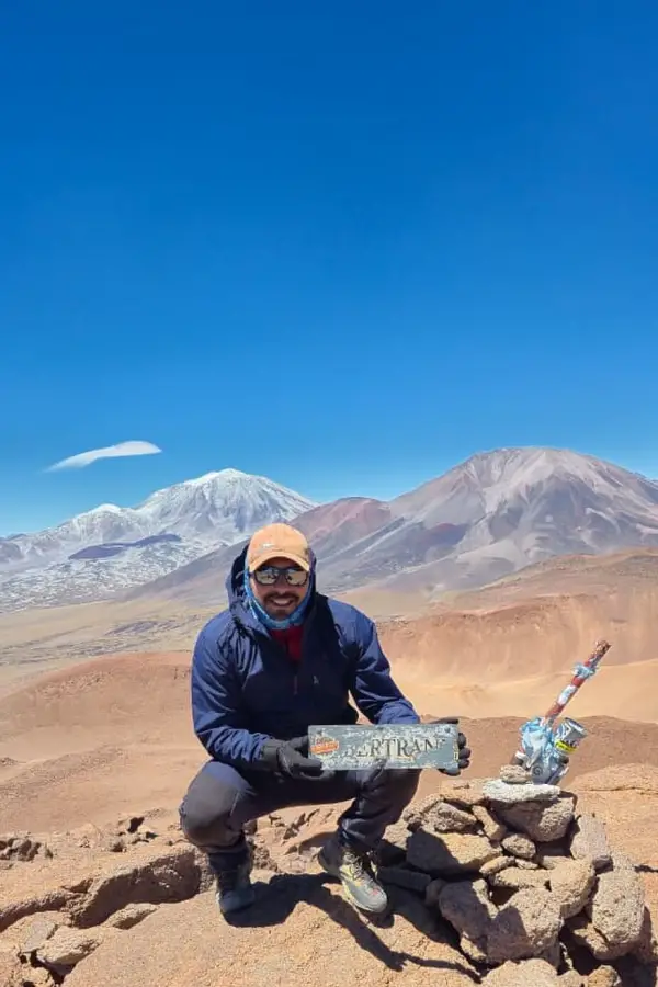 Cuatro tucumanos hicieron cumbre en el volcán activo más alto del mundo