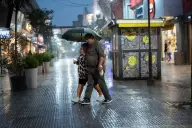 Planes para la noche de San Valentín: ¿las lluvias permitirán las salidas románticas?