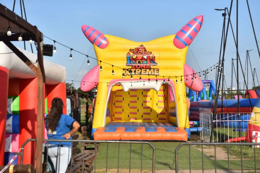 JUEGO. El ingreso se realiza por turnos de 30 minutos, con pulseras.