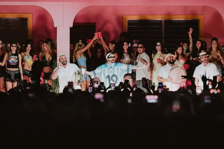Bad Bunny usó la camiseta de la selección argentina durante su show en River