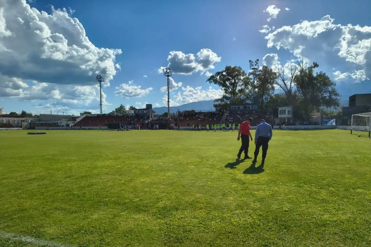 Todo listo en el estadio Malvinas Argentinas.