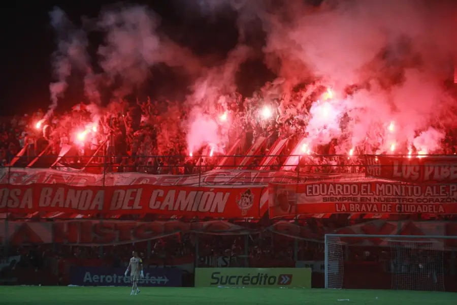 l corte de luz impidió completar el partido y dejó la historia inconclusa. 